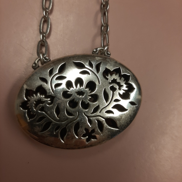 Brighton necklace w/tin - Picture 4 of 7